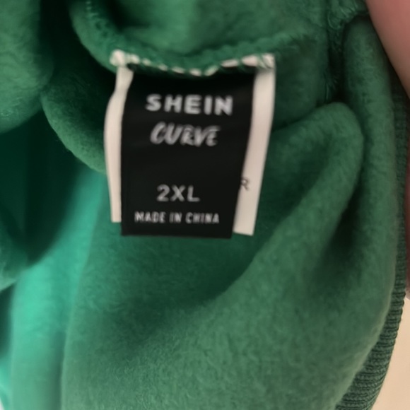 NWOT women’s sweatshirt 2XL - Picture 3 of 3